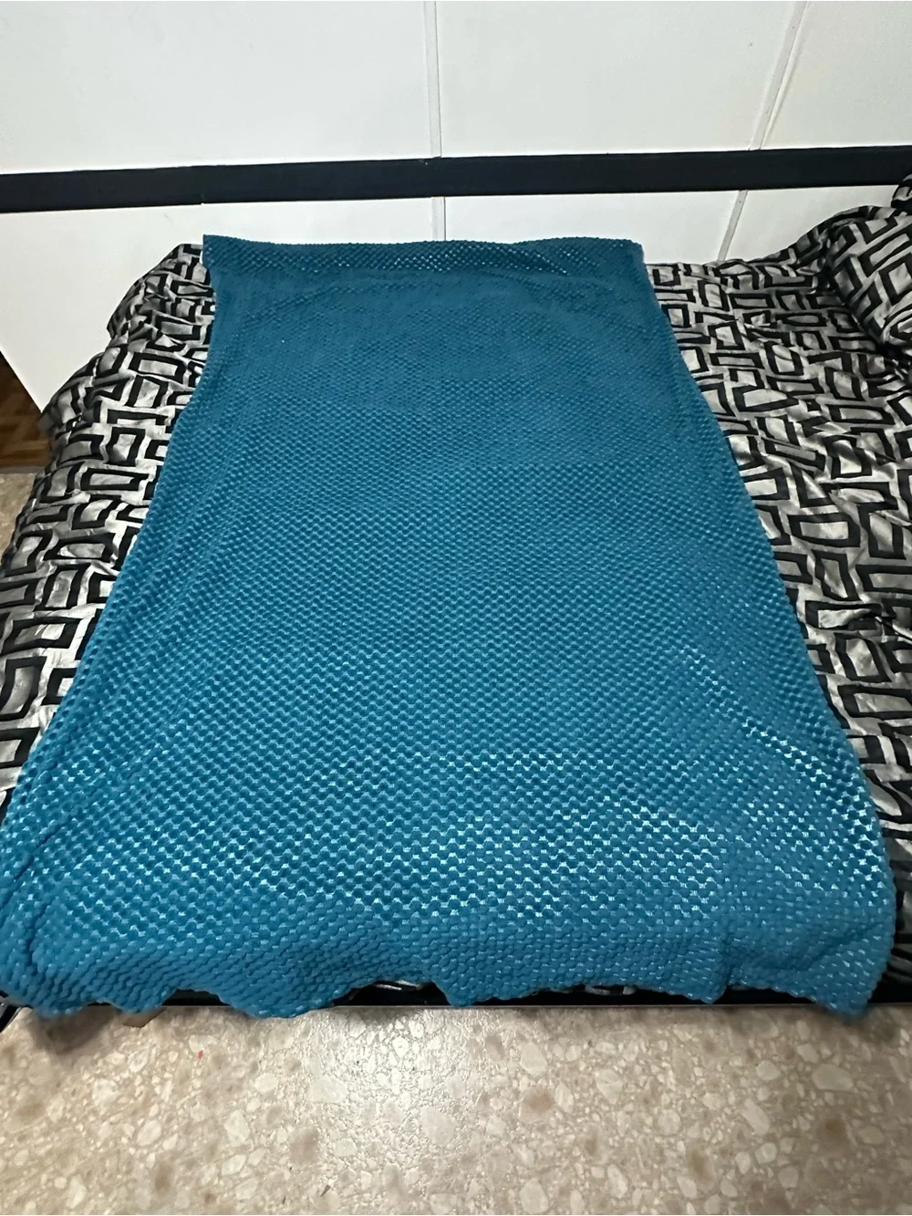 Plush Teal Bed Throw Blanket - Soft Cozy Cover